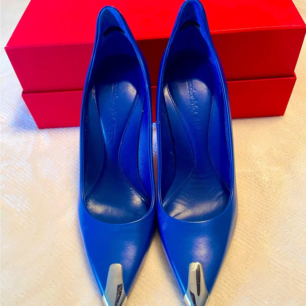 Alexander McQueen pumps